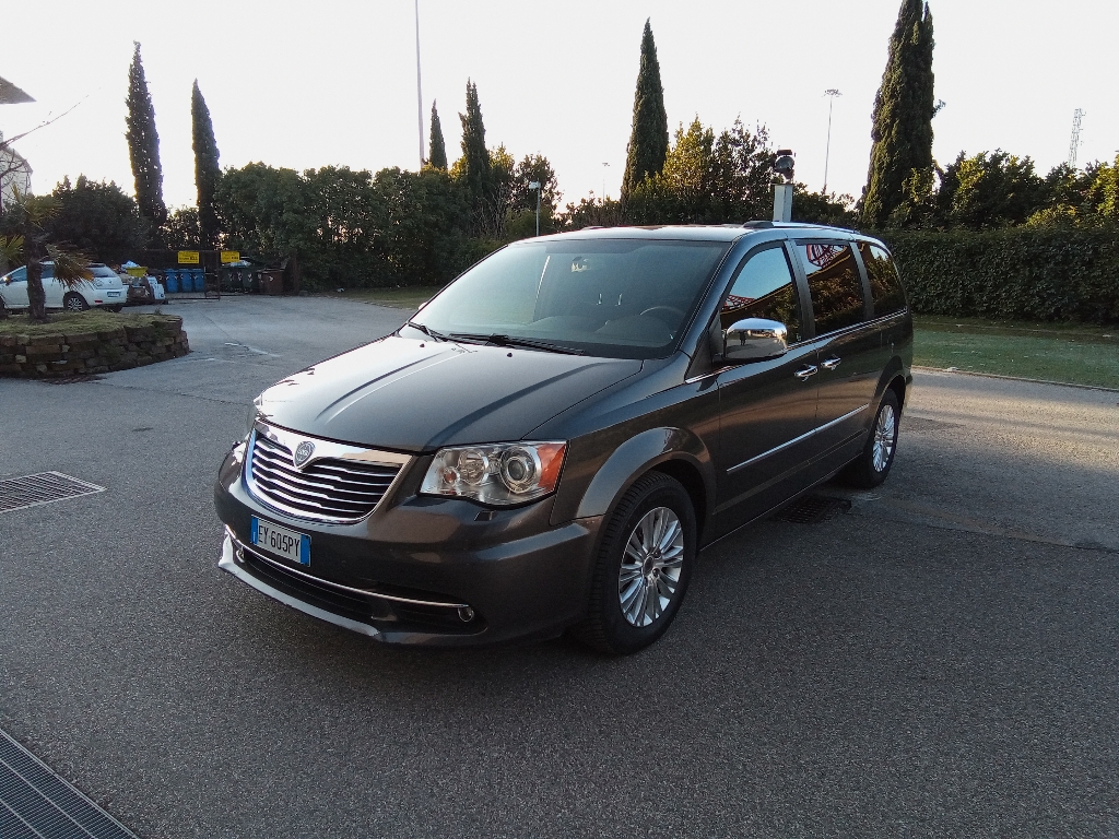 LANCIA Voyager Voyager 2.8 Turbodiesel Platinum 177 CV - 1