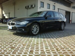 BMW Serie 3    (F30/31) 318d Touring Business Advantage aut. - 1