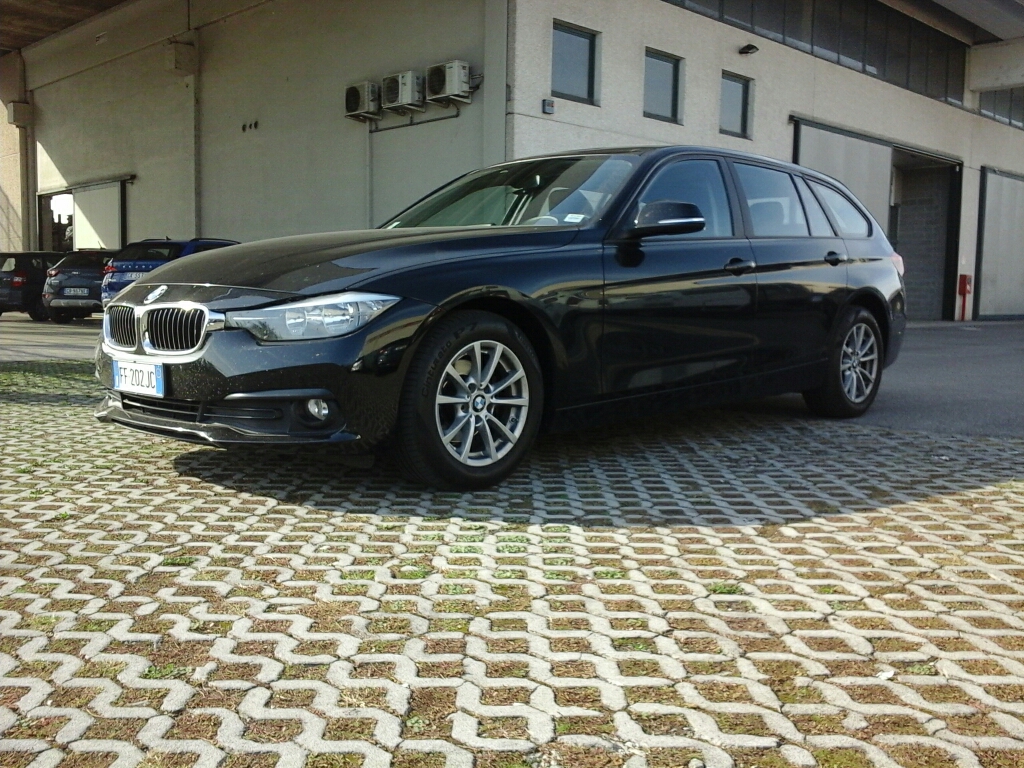 BMW Serie 3    (F30/31) 318d Touring Business Advantage aut. - 1