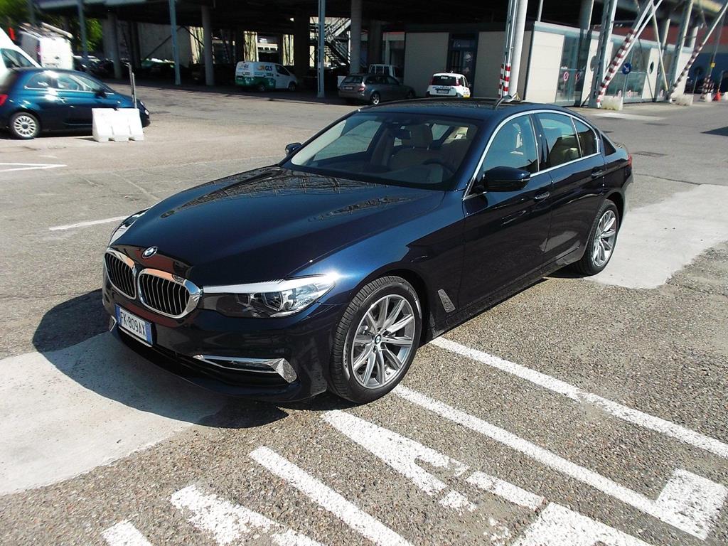 BMW Serie 5(G30/31/F90) 520d xDrive Luxury - 1