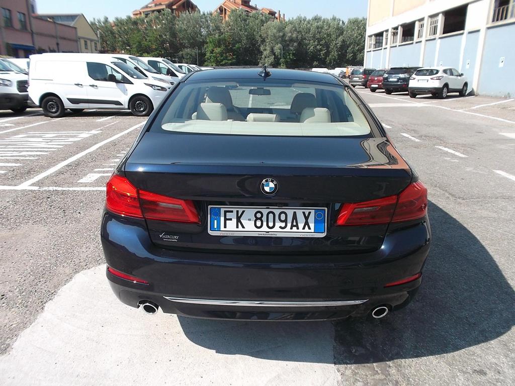 BMW Serie 5(G30/31/F90) 520d xDrive Luxury - 3