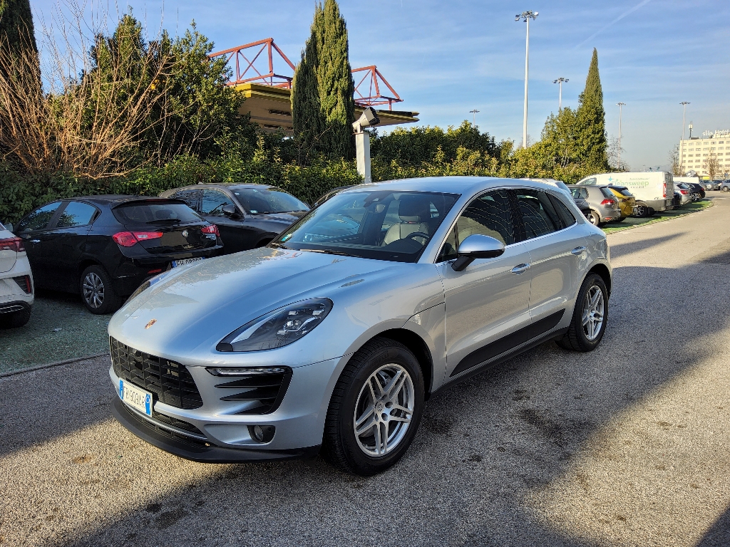 PORSCHE Macan 3.0 S - 1