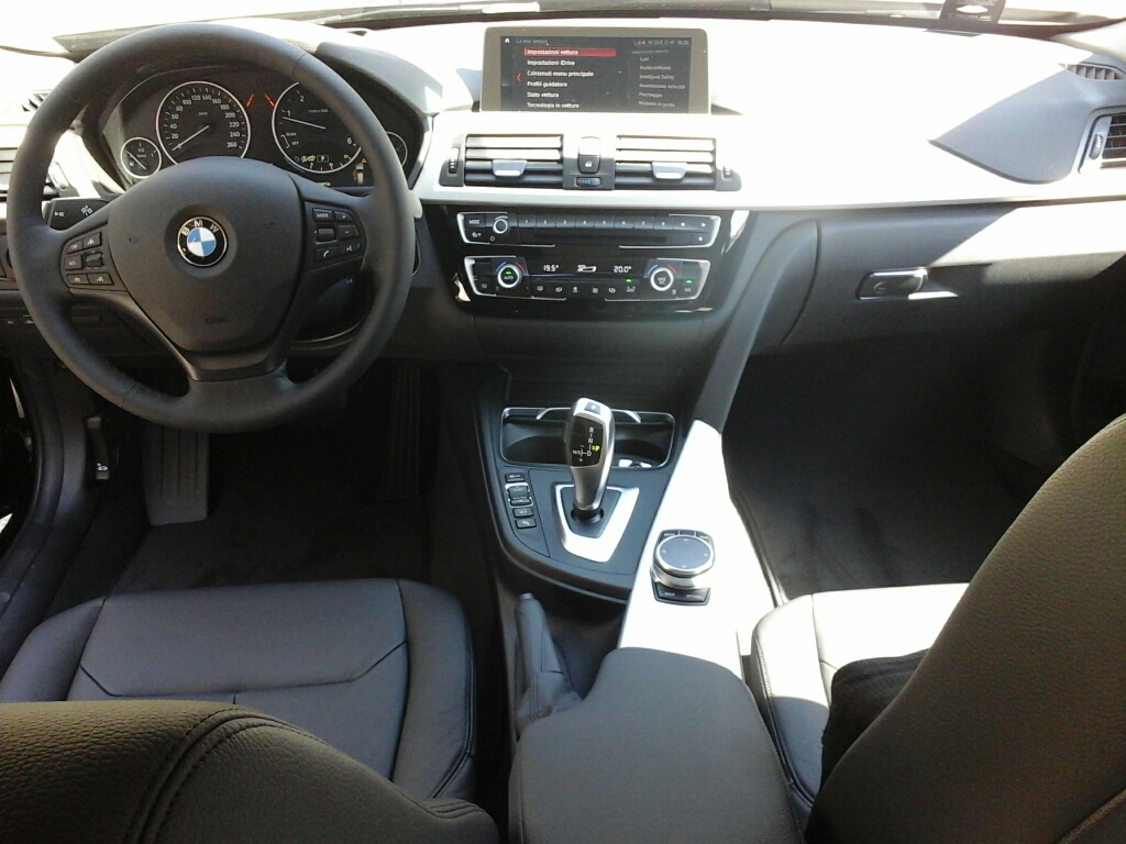 BMW Serie 3   (F30/F31) 320d Touring Business Advantage aut. - 2