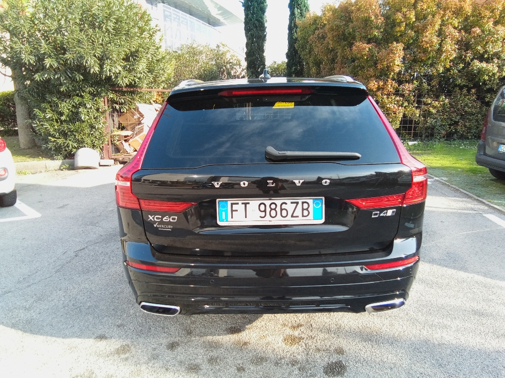 VOLVO XC60 (2017-->) XC60 D4 AWD Geartronic R-design - 3