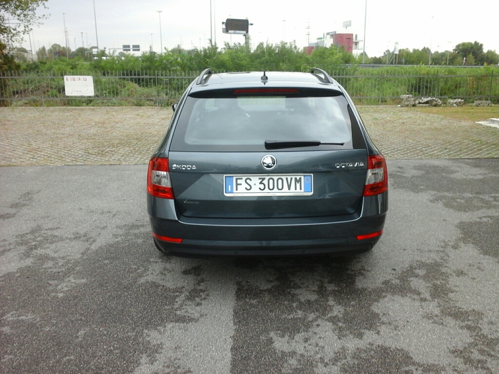 SKODA Octavia 3ª serie Octavia 1.6 TDI CR 115 CV DSG Wagon Executive - 3