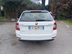 SKODA Octavia 3ª serie Octavia 1.6 TDI CR 115 CV DSG Wagon Executive - 3