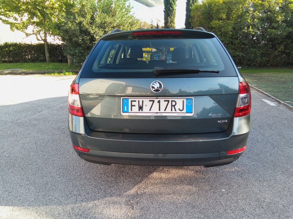 SKODA Octavia 3ª serie Octavia 2.0 TDI SCR 150 CV DSG Wagon 4x4 Executive - 3