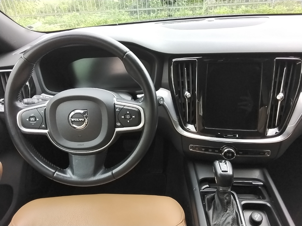 VOLVO V60 (2018-->) V60 D4 Geartronic Business Plus - 2