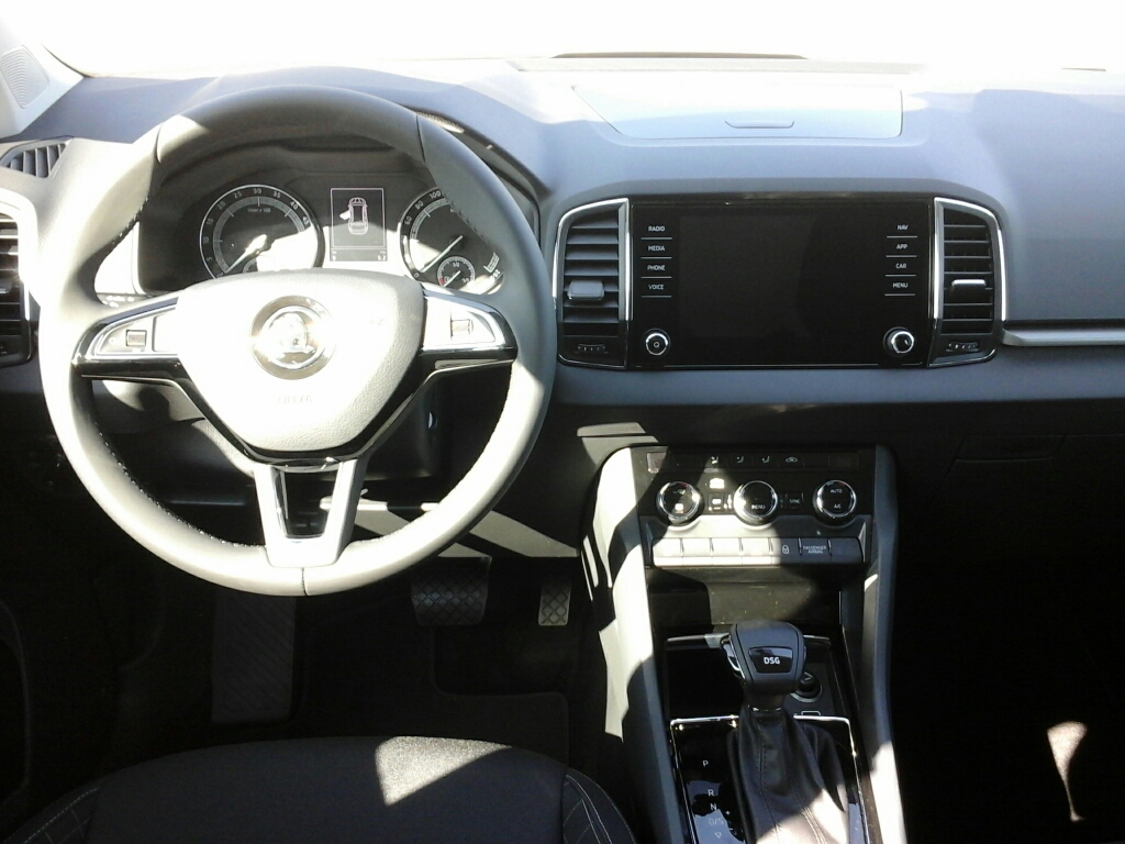 SKODA Karoq Karoq 1.6 TDI SCR DSG Executive - 2
