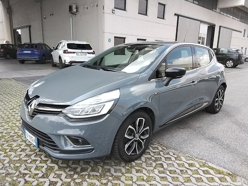 RENAULT Clio dCi 8V 90 CV 5 porte Moschino Zen Clio dCi 8V 90 CV 5 porte Moschino Zen - 1