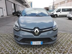 RENAULT Clio dCi 8V 90 CV 5 porte Moschino Zen Clio dCi 8V 90 CV 5 porte Moschino Zen - 2