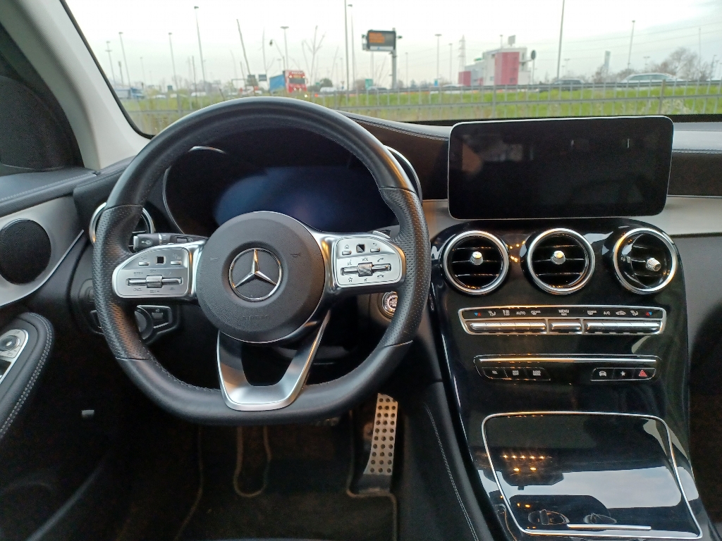 MERCEDES GLC          (X253) GLC 300 4Matic EQ-Boost Premium - 2