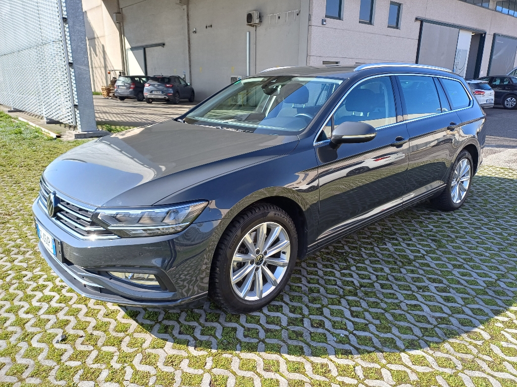 VOLKSWAGEN Passat 8ª serie Passat Variant 2.0 TDI SCR EVO DSG Business - 1