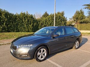 SKODA Octavia 4ª serie Octavia 2.0 TDI EVO SCR 150 CV DSG Wagon Executive