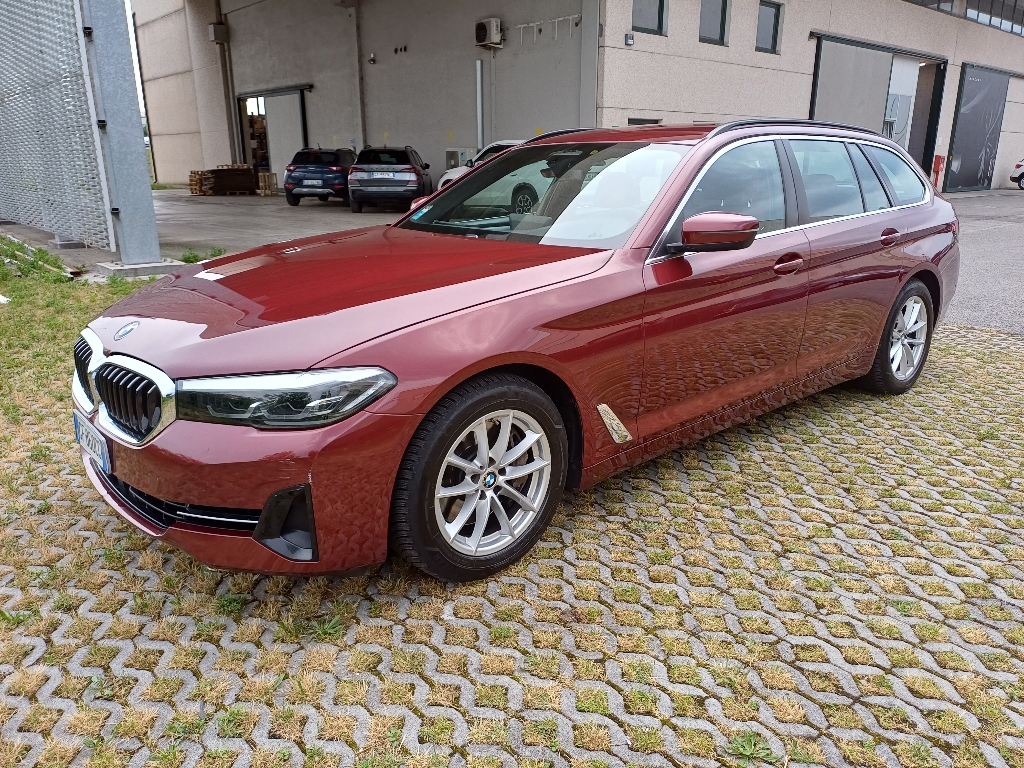 BMW Serie 5(G30/31/F90) 530d 48V Touring Business - 1