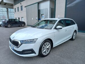 SKODA Octavia 4ª serie Octavia 2.0 TDI EVO SCR 150 CV DSG Wagon Executive - 1
