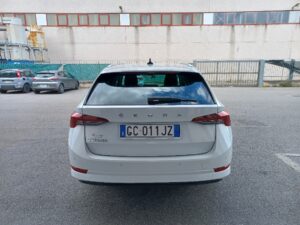 SKODA Octavia 4ª serie Octavia 2.0 TDI EVO SCR 150 CV DSG Wagon Executive - 3