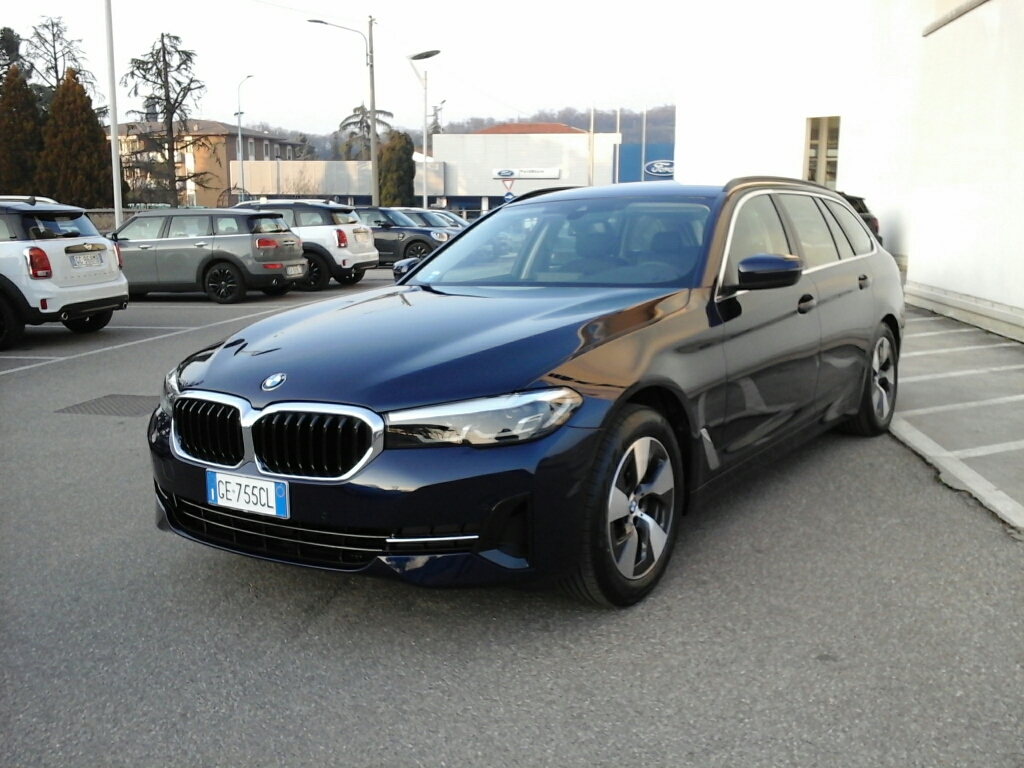 BMW Serie 5(G30/31/F90) 520d 48V Touring Business - 1