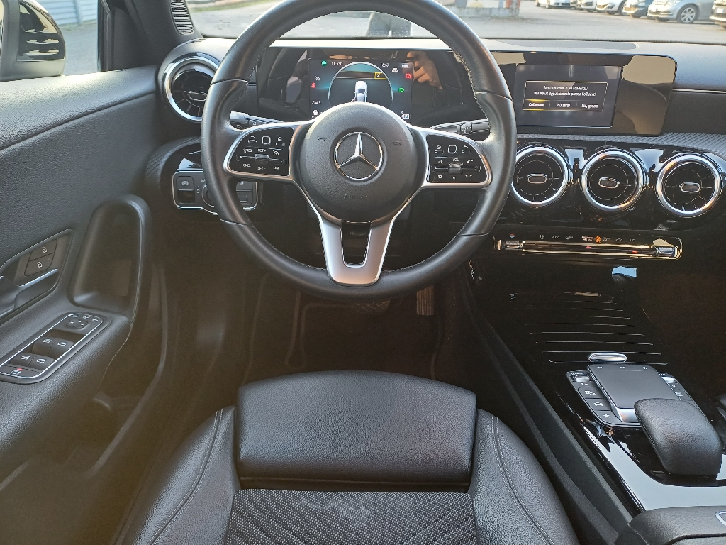 MERCEDES Classe A     (W177) A 180 d Automatic Business Extra - 2