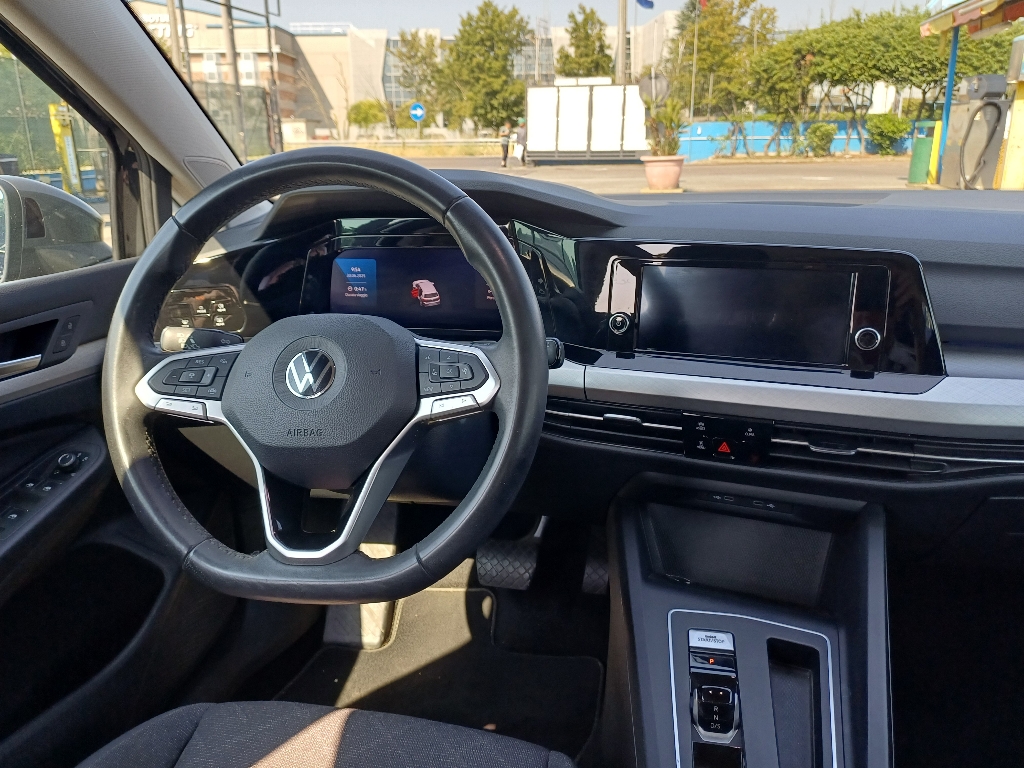 VOLKSWAGEN Golf 8ª serie Golf 1.5 TGI DSG Life - 2