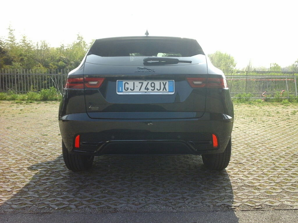 JAGUAR E-Pace       (X540) E-Pace 2.0D I4 163 CV AWD Auto R-Dynamic Black - 3