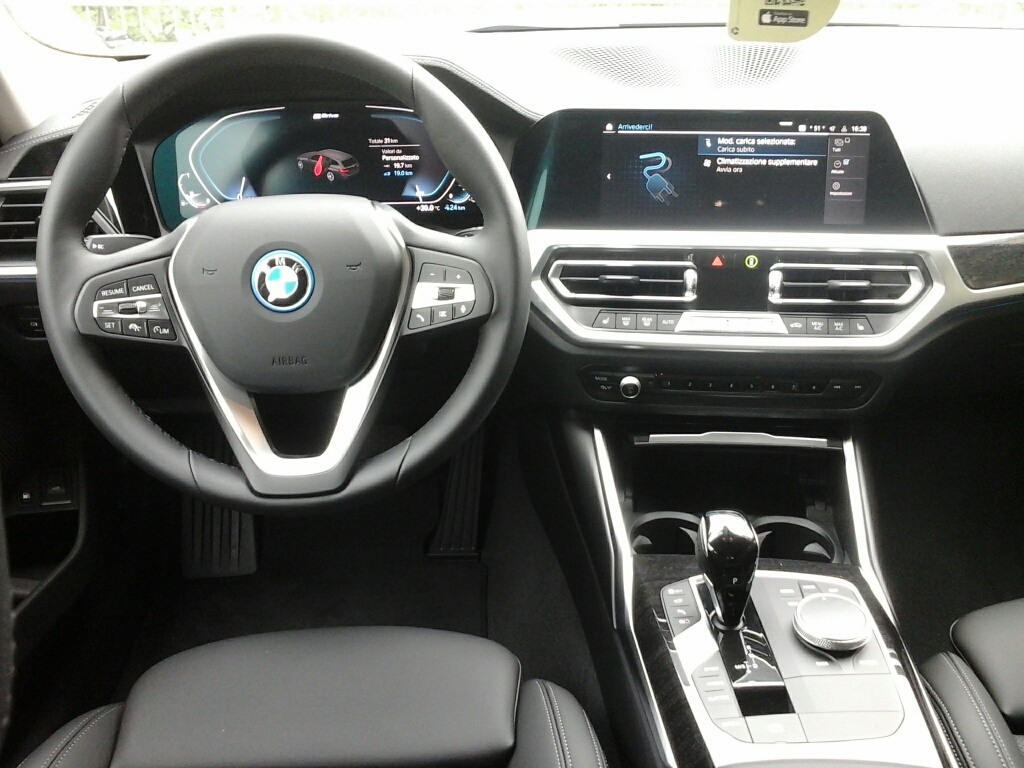 BMW Serie3(G20/21/80/81 320e Touring Luxury - 2