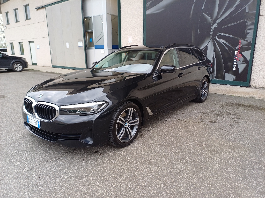 BMW Serie 5(G30/31/F90) 520d 48V xDrive Touring Business - 1