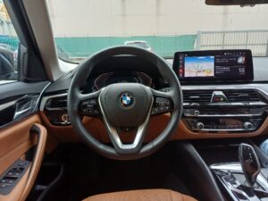 BMW Serie 5(G30/31/F90) 520d 48V xDrive Touring Business - 2