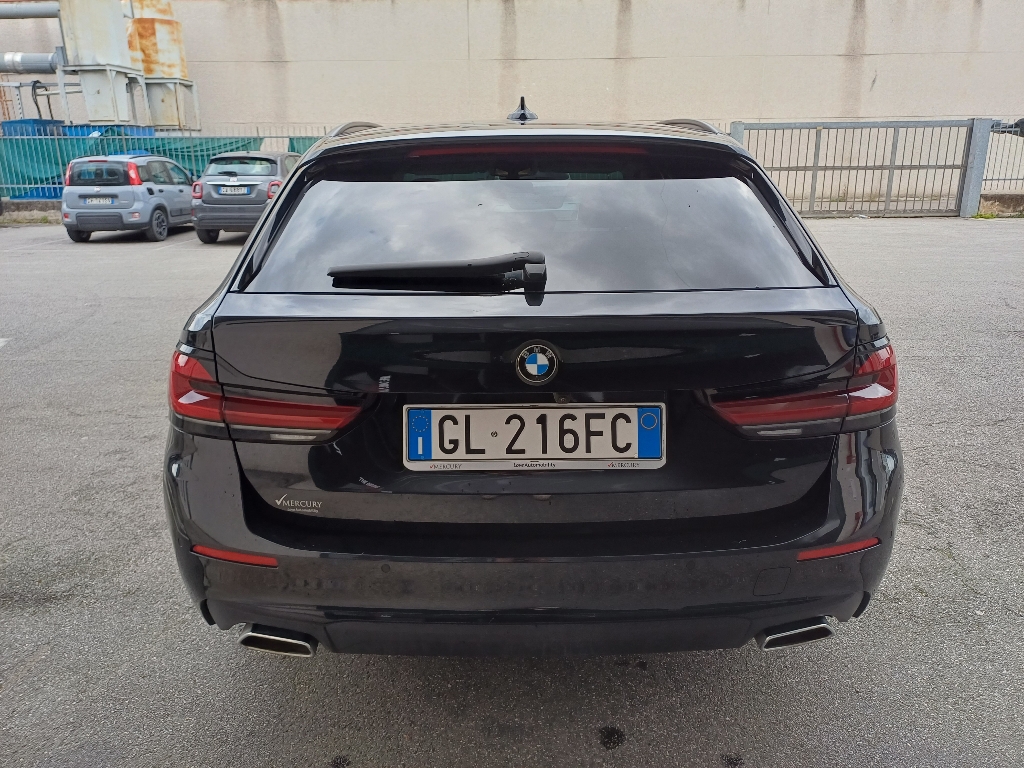 BMW Serie 5(G30/31/F90) 520d 48V xDrive Touring Business - 3