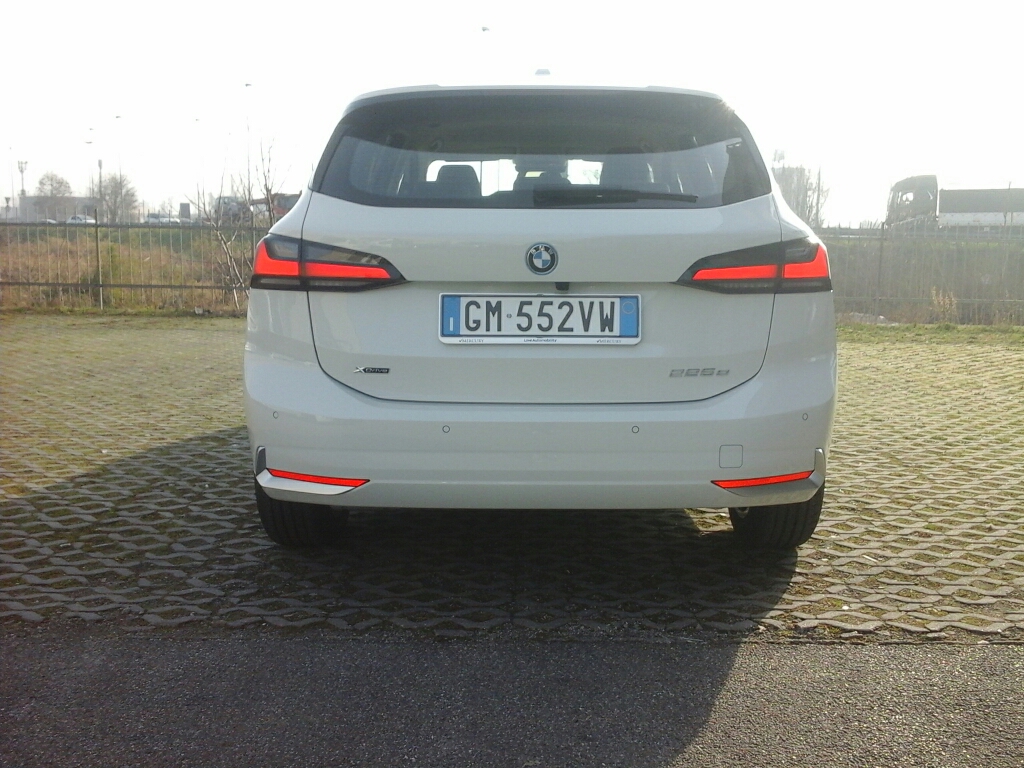 BMW Serie 2 A.T.  (U06) 225e xDrive Active Tourer - 3