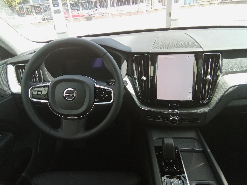 VOLVO XC60 (2017-->) XC60 B4 (d) AWD automatico Plus Dark - 2