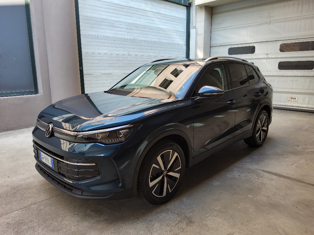VOLKSWAGEN Tiguan 3ª serie Tiguan 2.0 TDI 150 CV DSG Edition Plus - 1